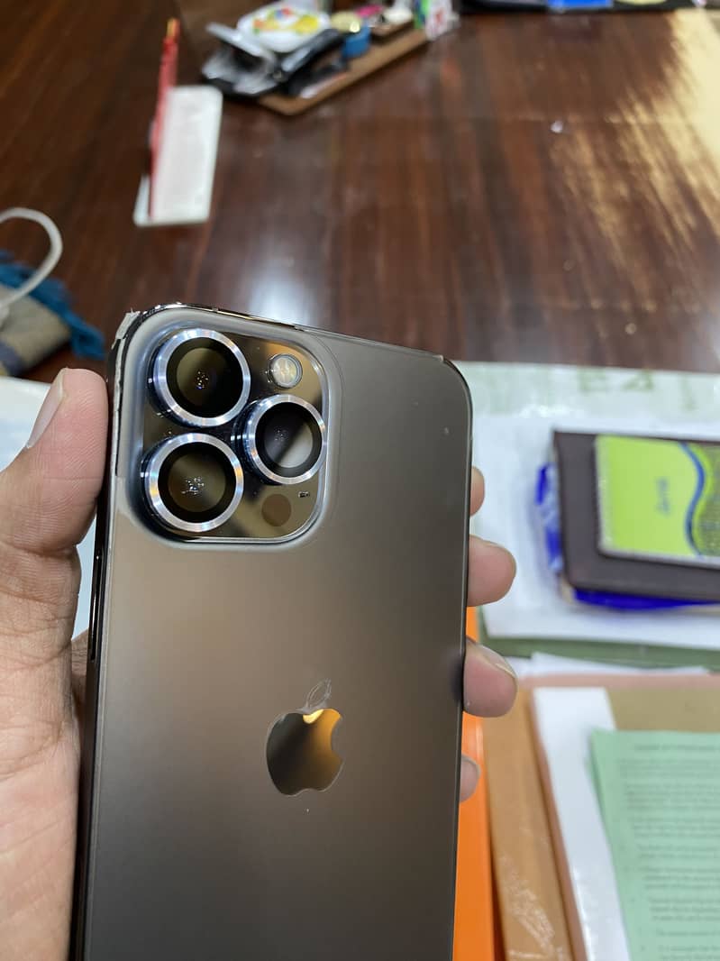 Apple iPhone 13 Pro Max 3