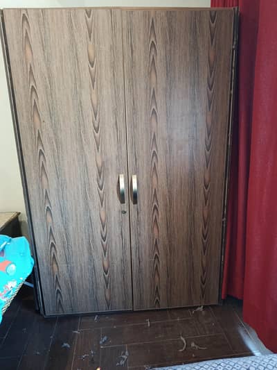 selling this wardrobe