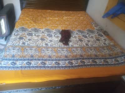 urgent sale new bed set with mattress 40000