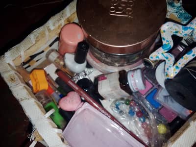 makeup and other facilities thing