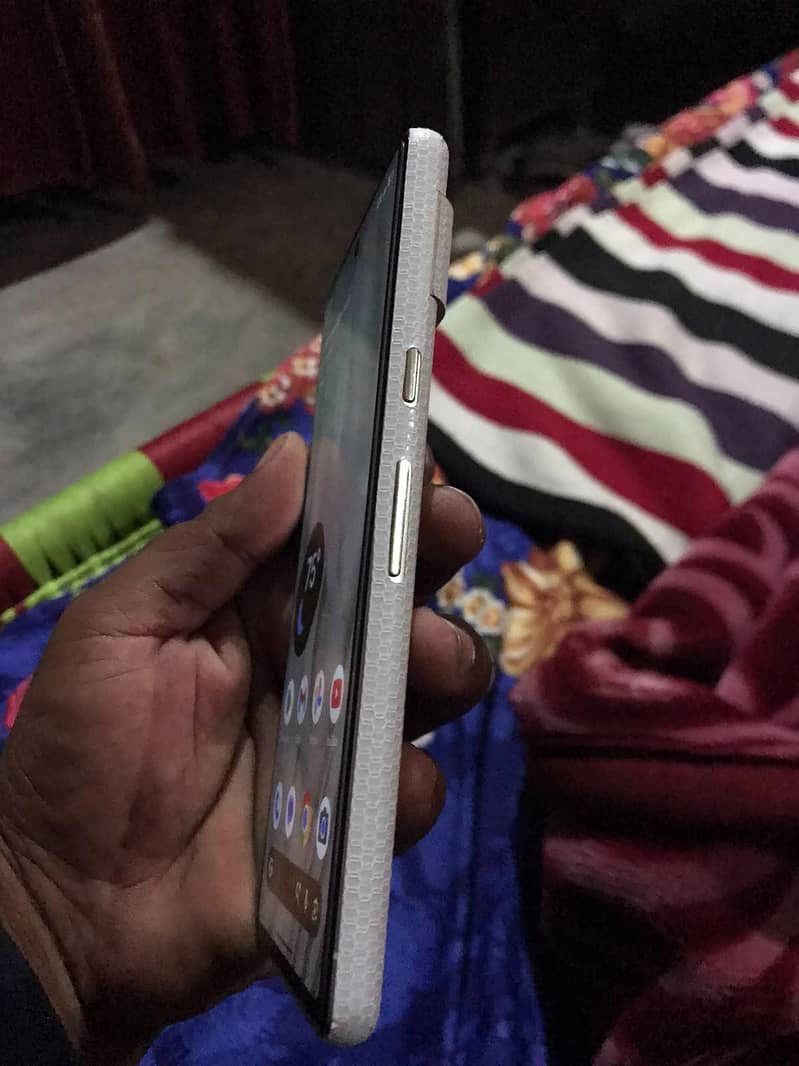 Google Pixel 7 4