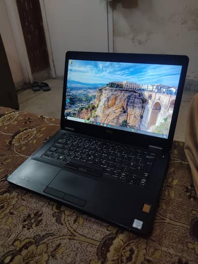 dell core i7 6 generation 2GB dedicated AMD Radeon graphics card
