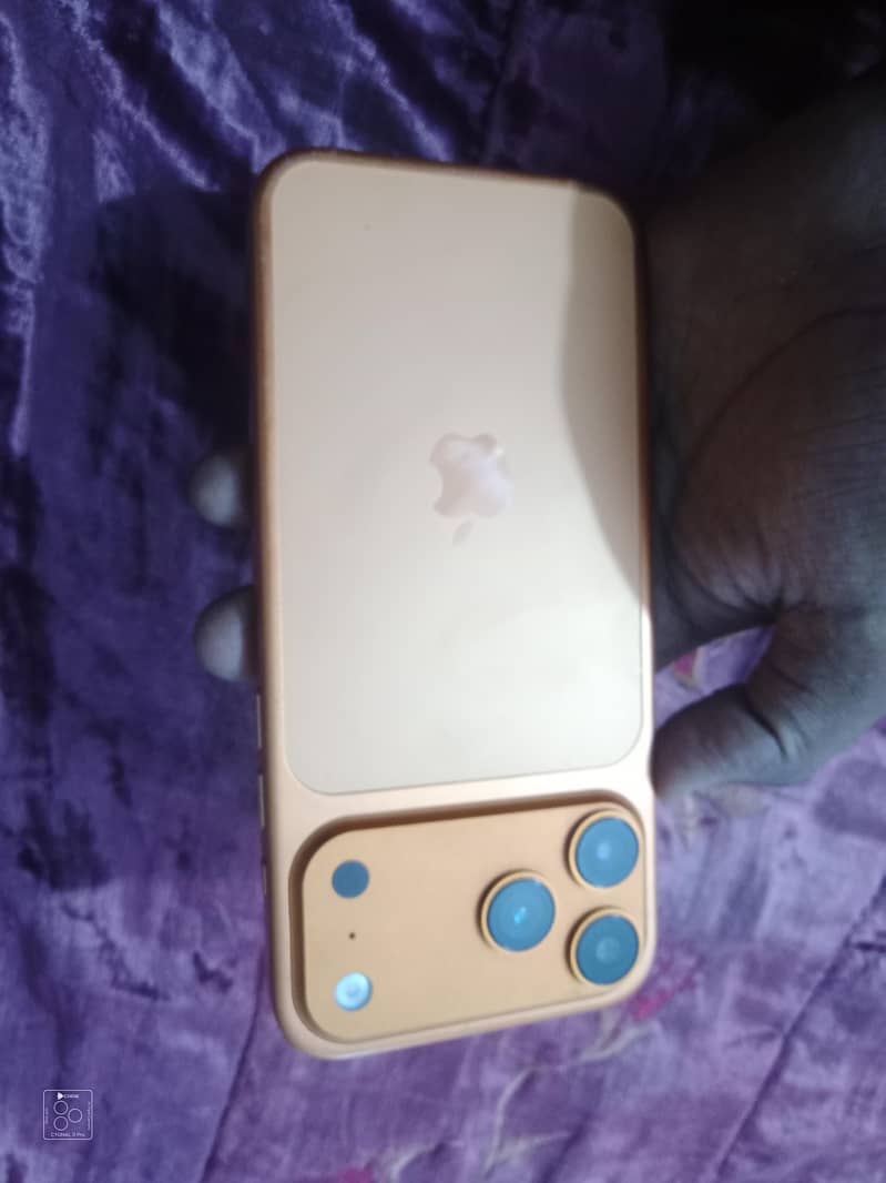 Apple iPhone 17 Pro Max 4