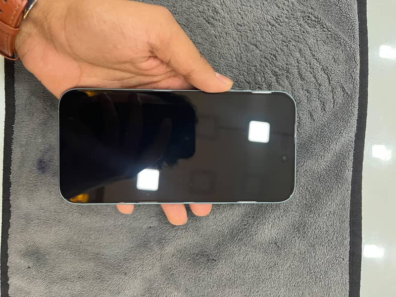 Apple iPhone 16 Plus 1