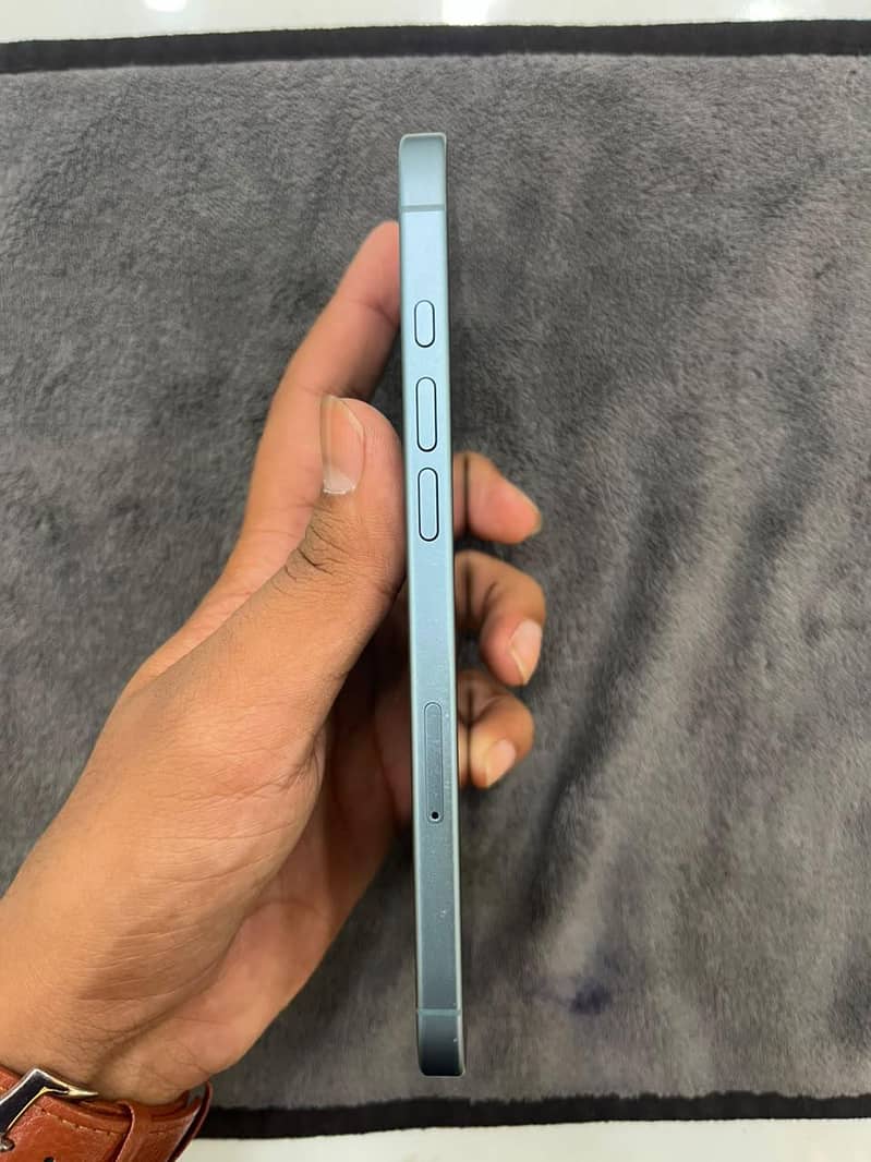 Apple iPhone 16 Plus 3