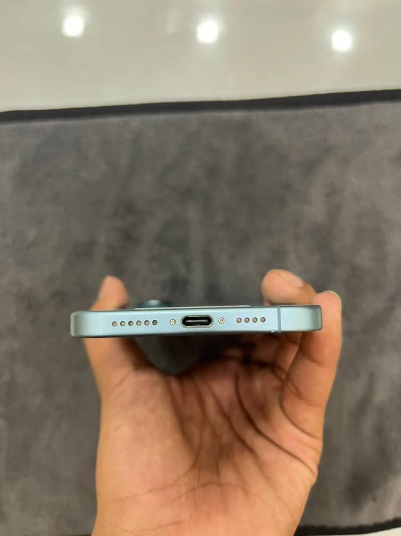 Apple iPhone 16 Plus 6