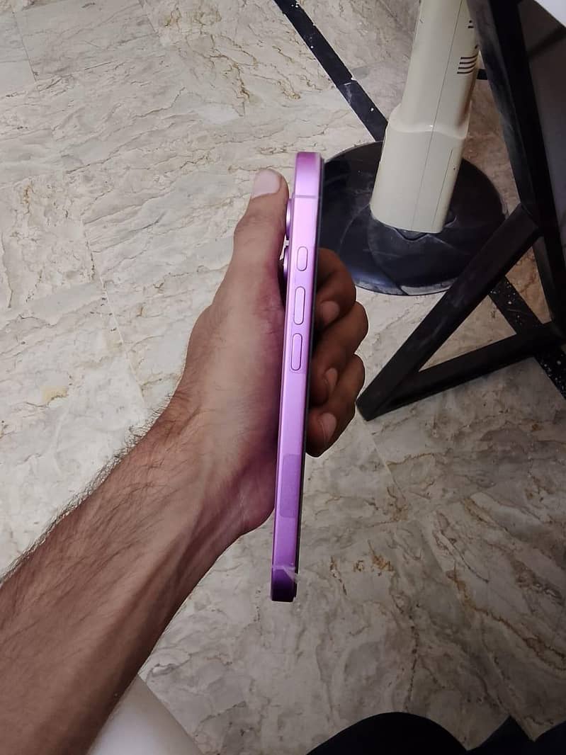 Apple iPhone 16 1