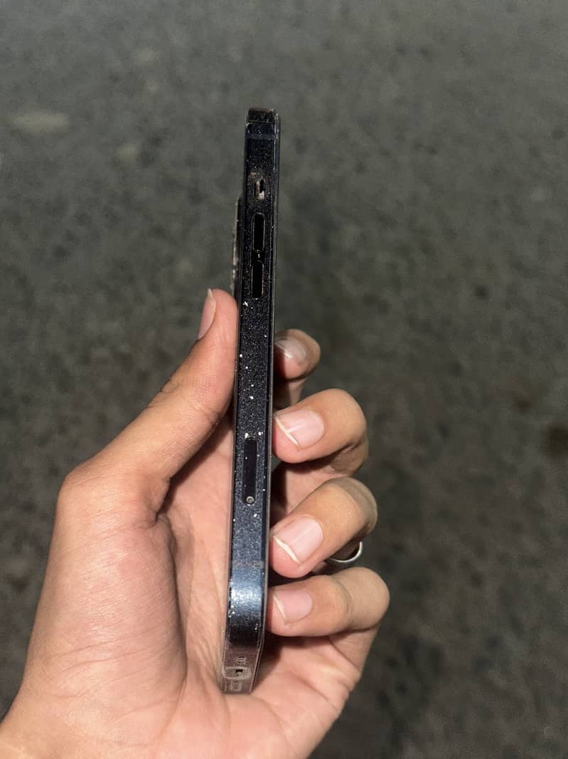 Apple iPhone 13 3