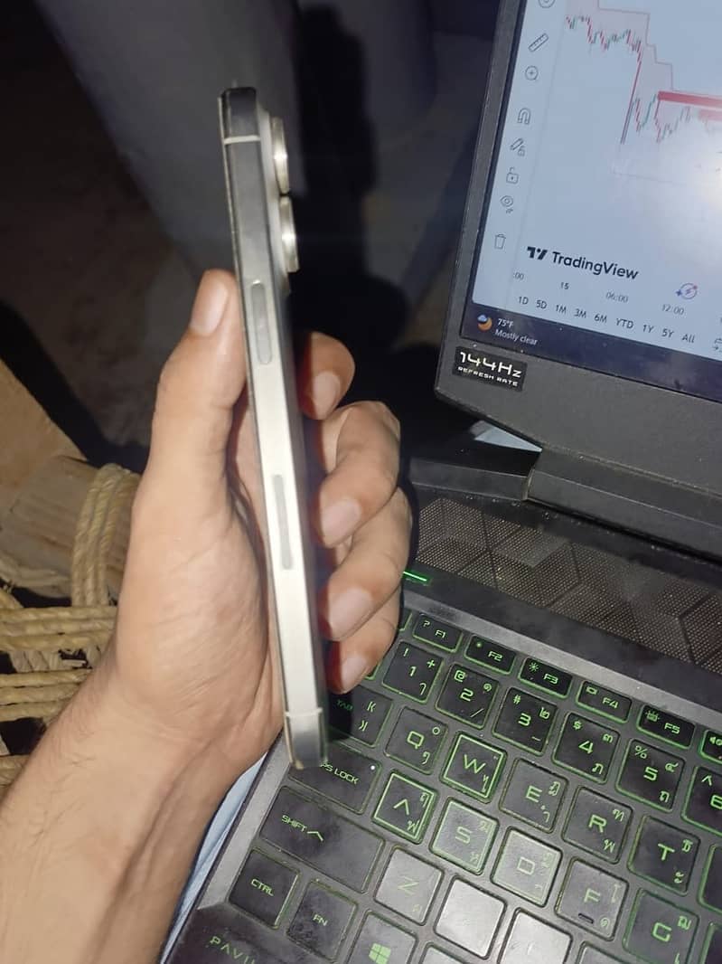 Apple iPhone 15 Pro Max 3