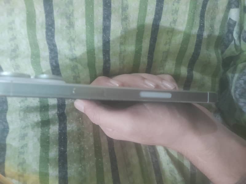 Apple iPhone 15 Pro Max 8
