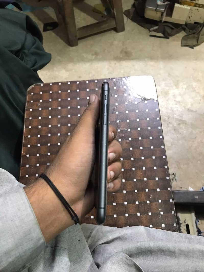 Apple iPhone 11 2