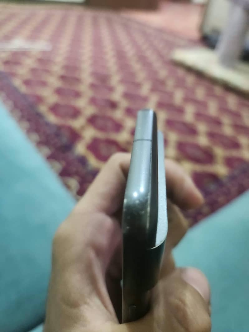 Google Pixel 8 4