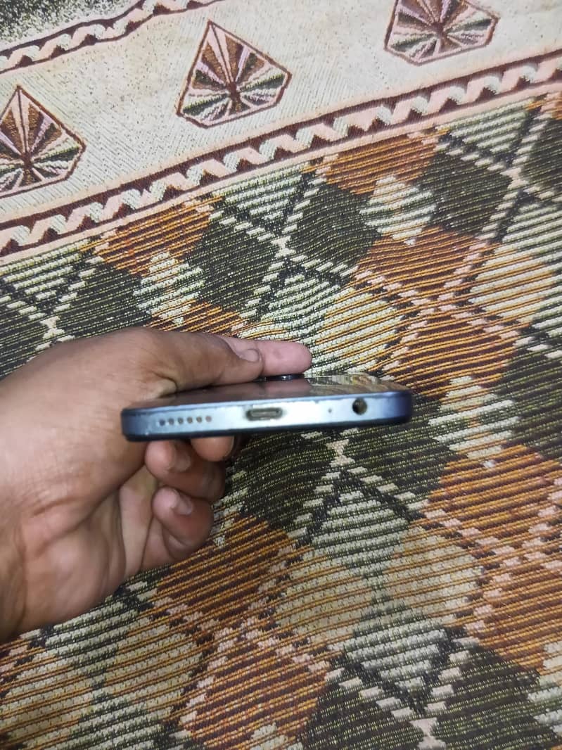 Tecno Spark 20C 2