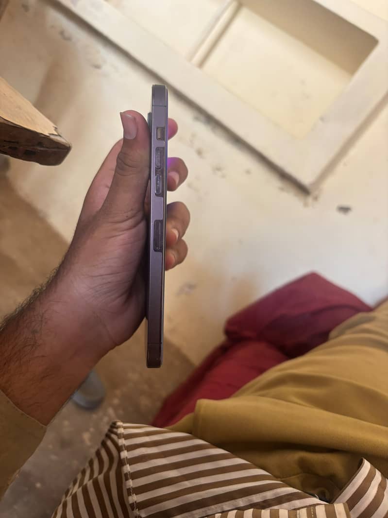 Apple iPhone 14 Pro Max 2