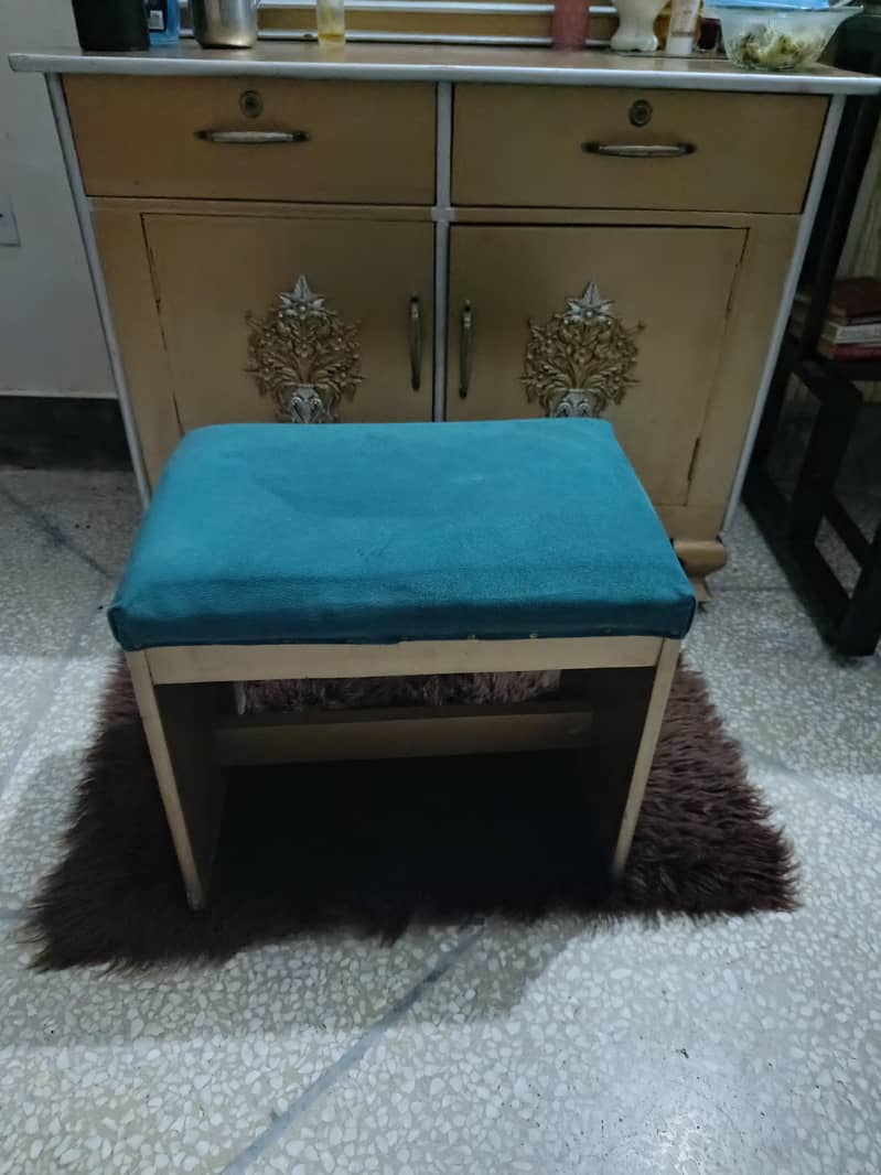 Dressing Table condition with 2 stools conditione 8/10 1