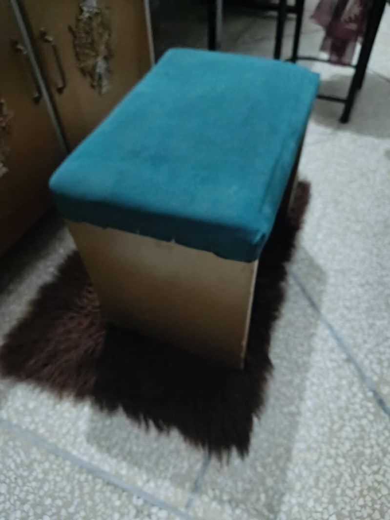 Dressing Table condition with 2 stools conditione 8/10 10