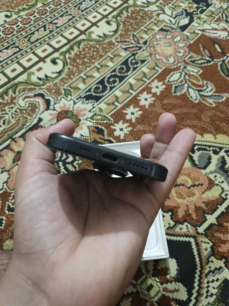 Apple iPhone 15 Pro 2
