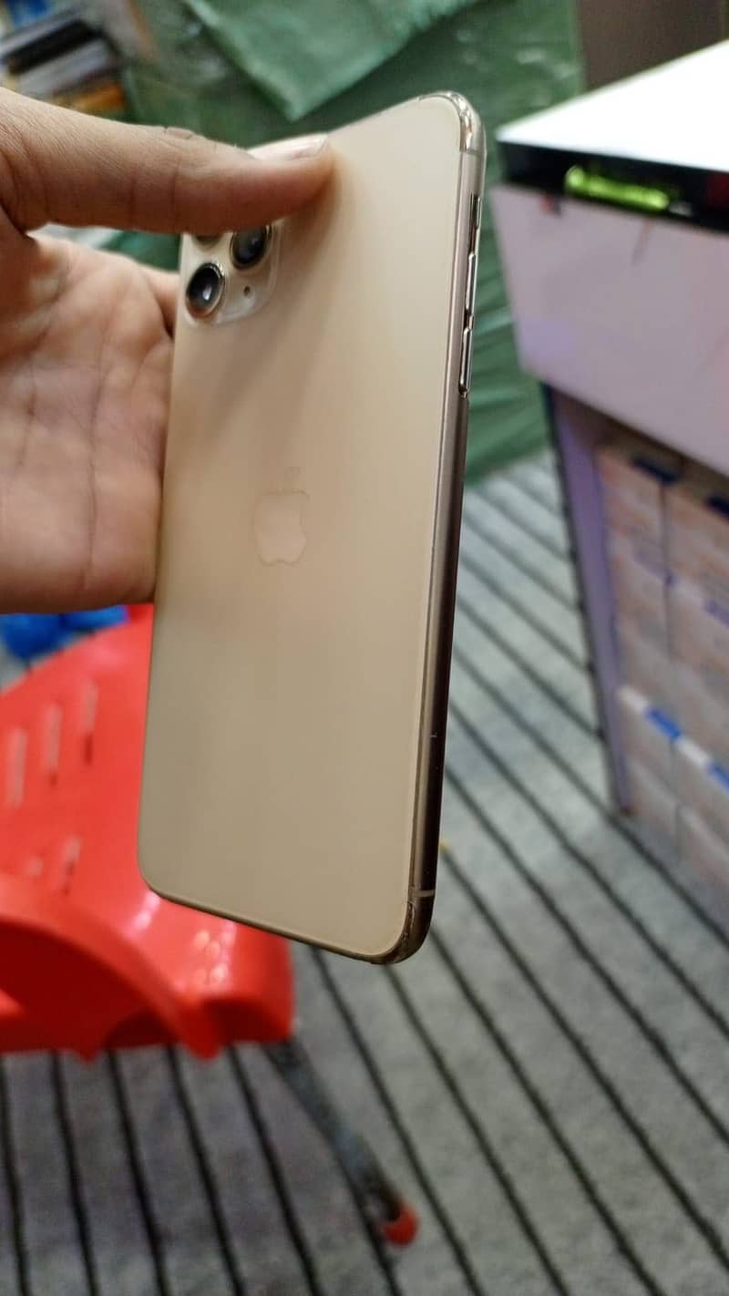 Apple iPhone 11 Pro Max 1