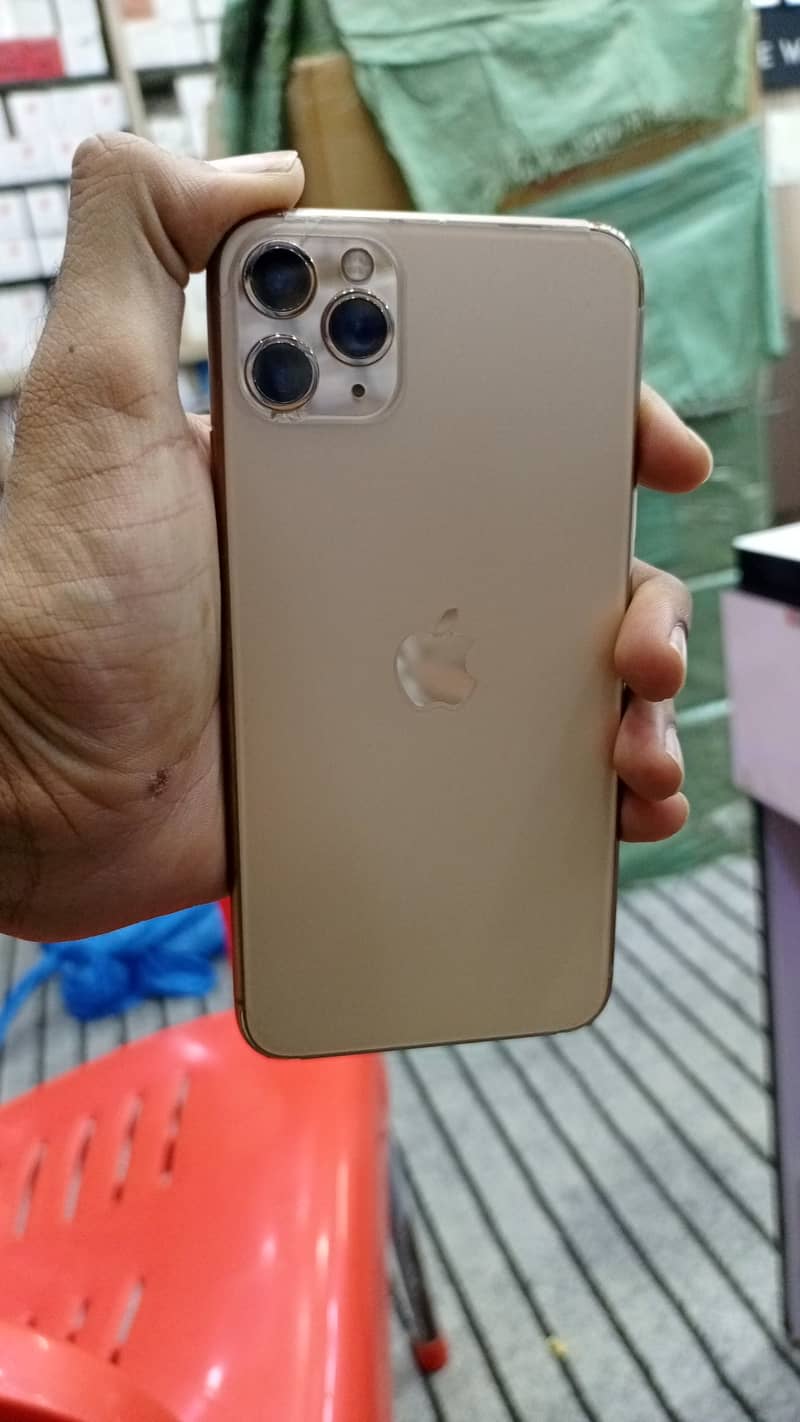 Apple iPhone 11 Pro Max 2