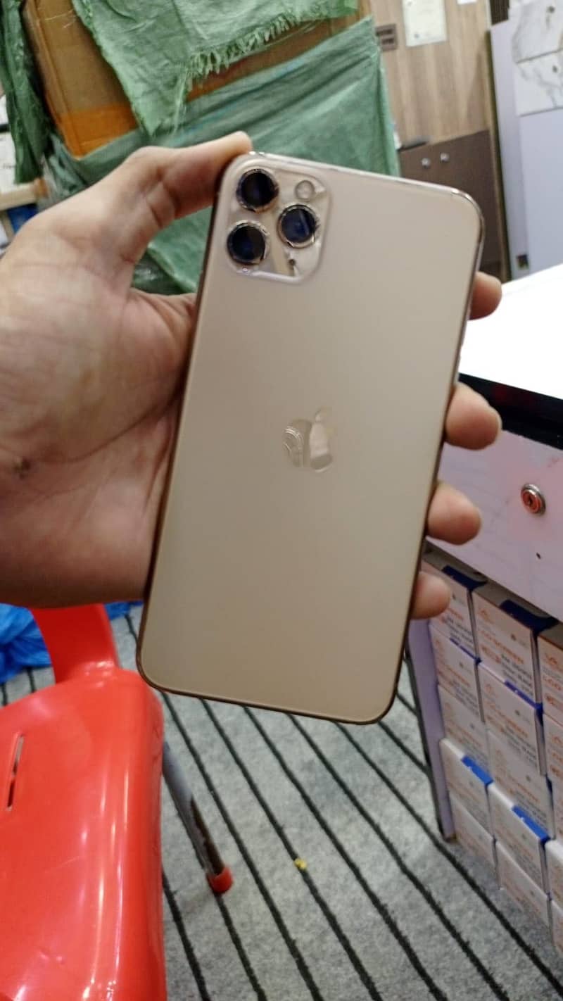 Apple iPhone 11 Pro Max 3