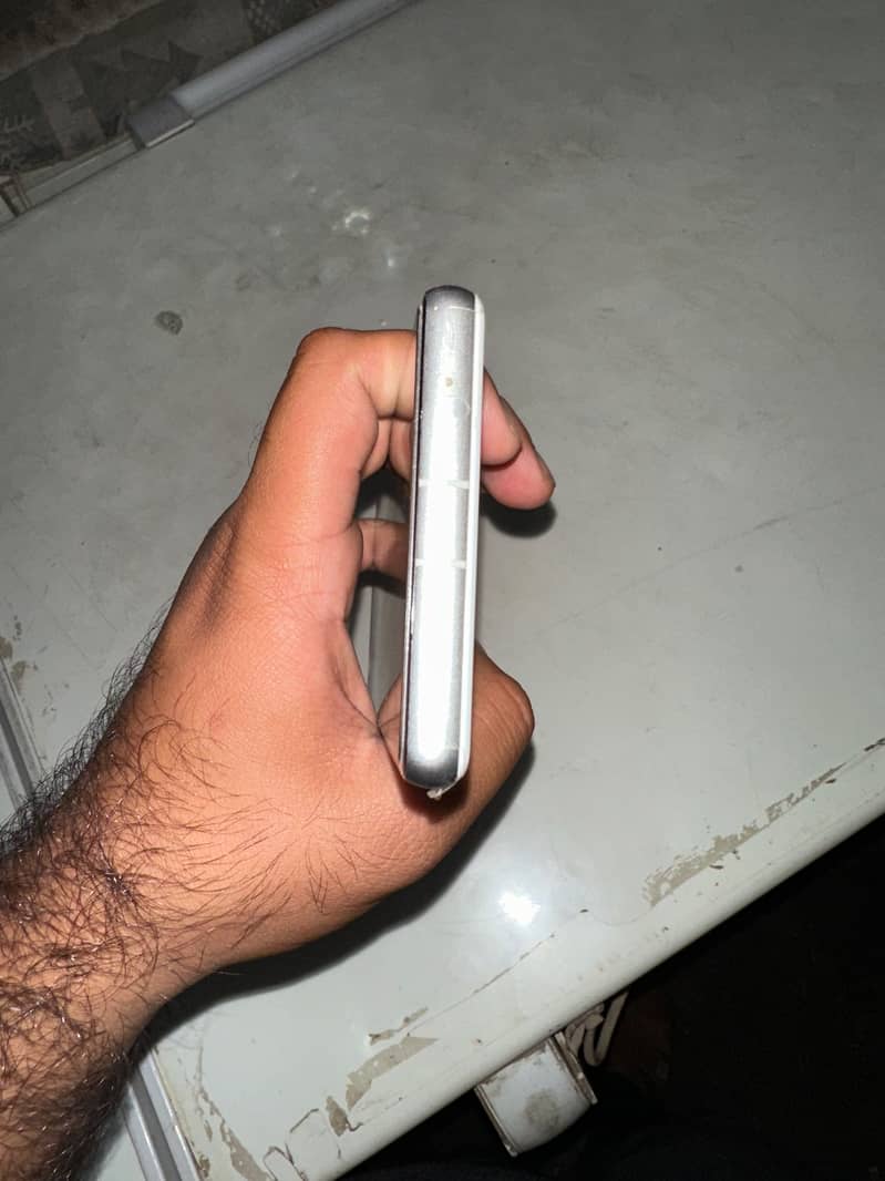 Google Pixel 7a 4