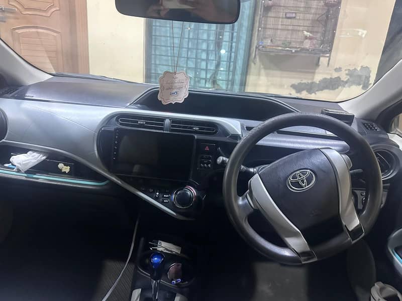 Toyota Aqua 2013 6