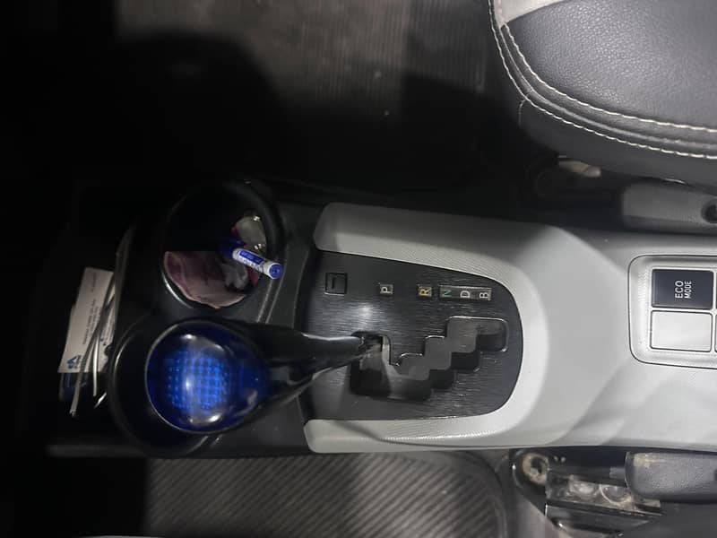 Toyota Aqua 2013 9