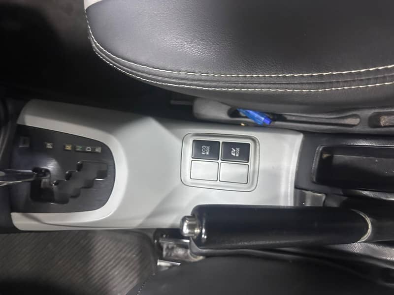 Toyota Aqua 2013 10