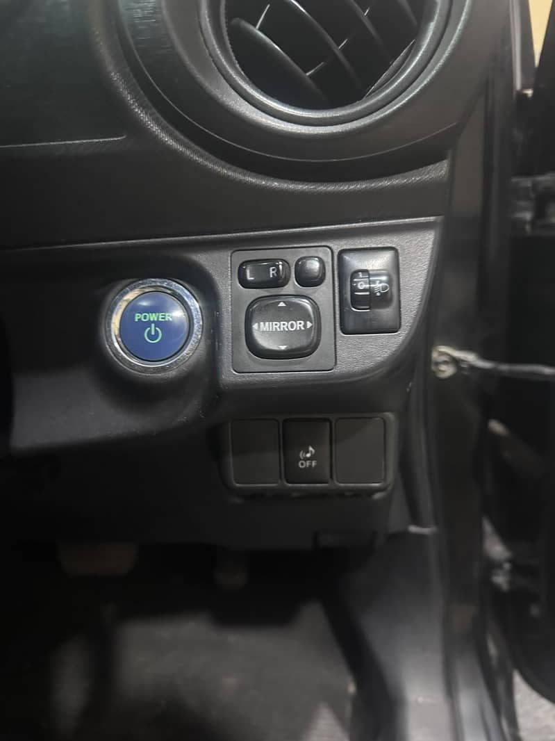 Toyota Aqua 2013 12