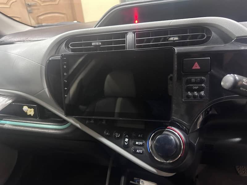 Toyota Aqua 2013 13