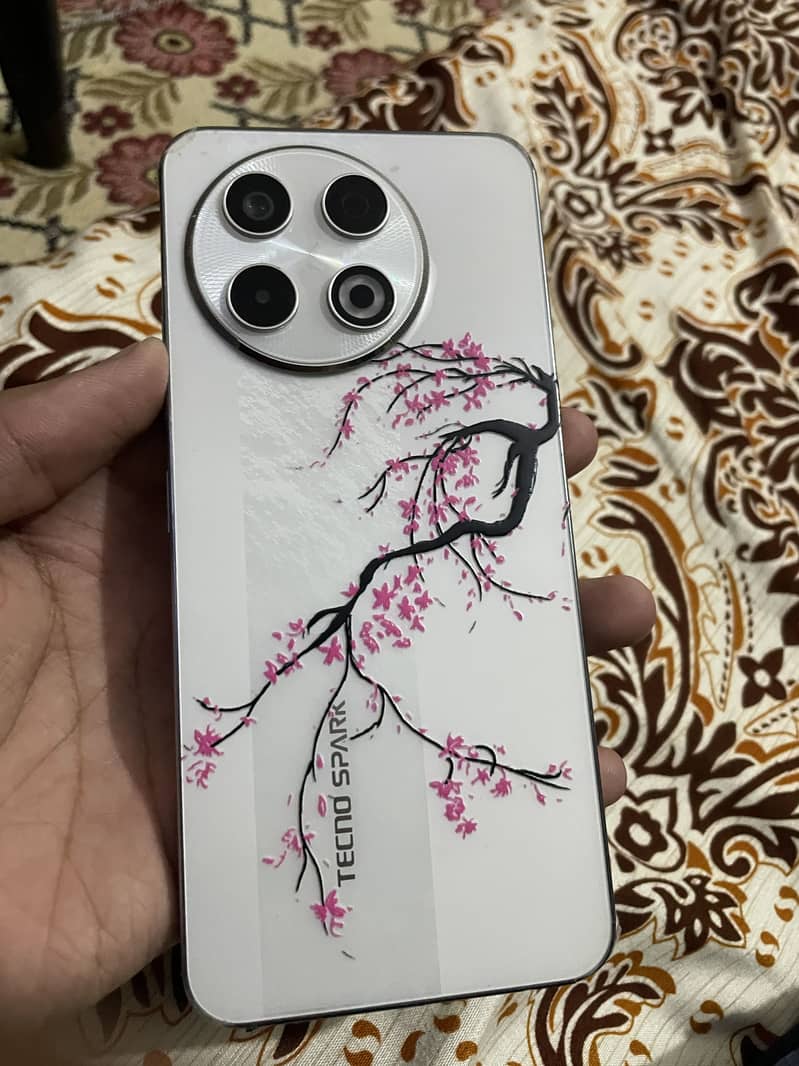 Tecno SPARK 30 Pro 0