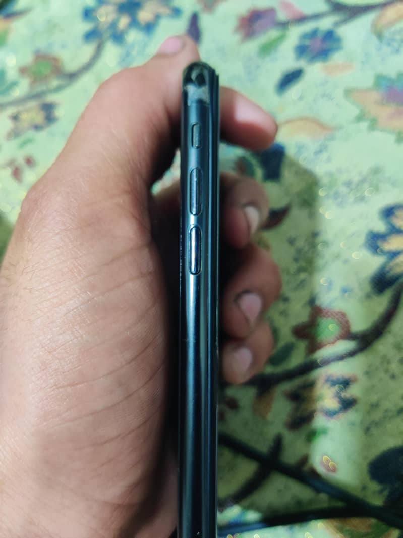 Apple iPhone X 3