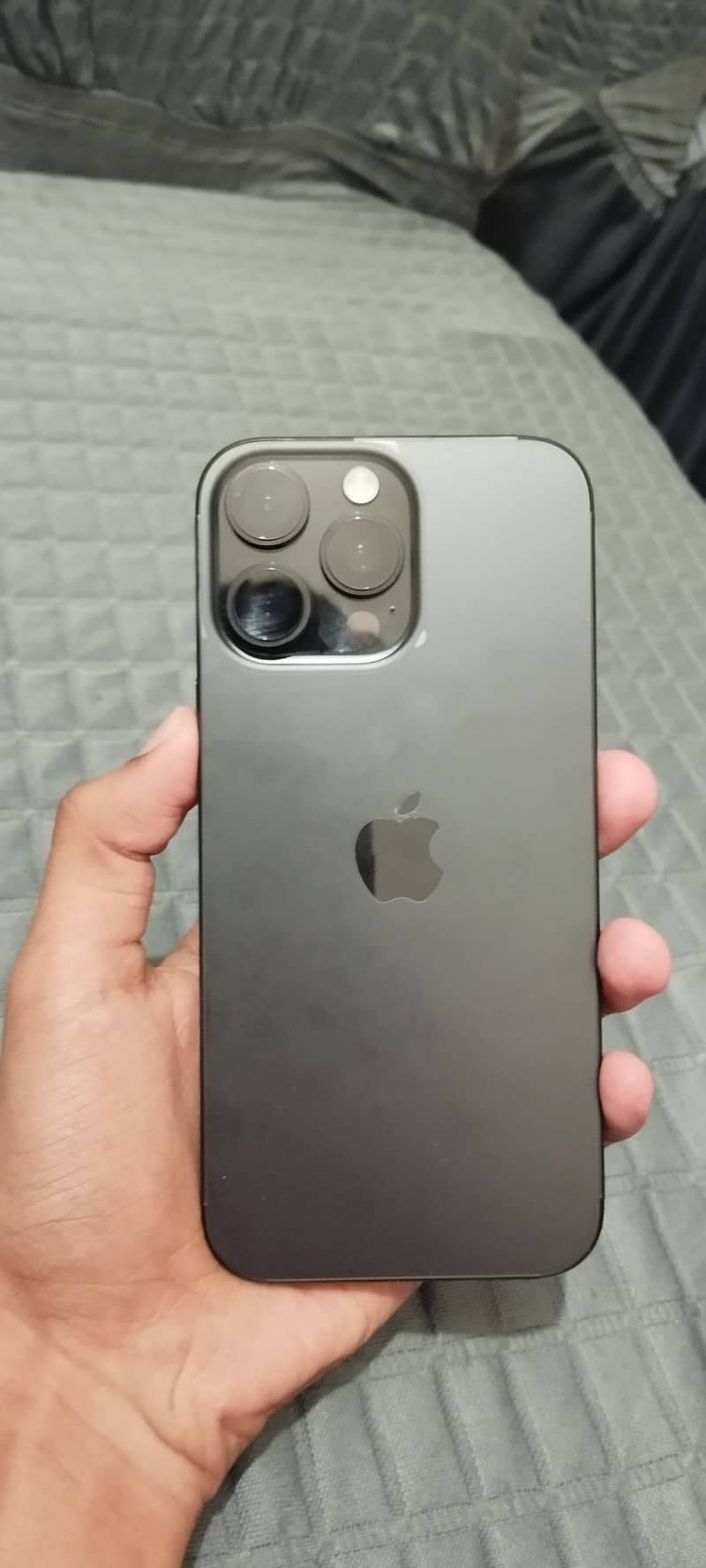 Apple iPhone 16 Pro Max 2