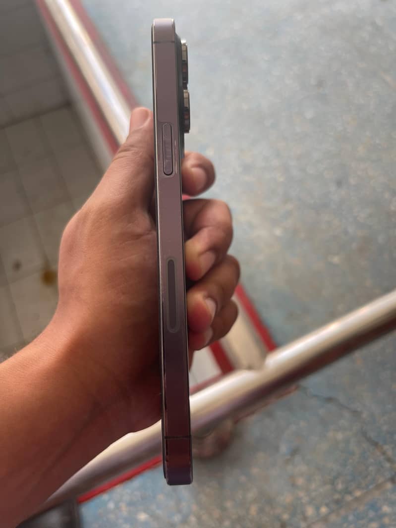 Apple iPhone 14 Pro Max 2