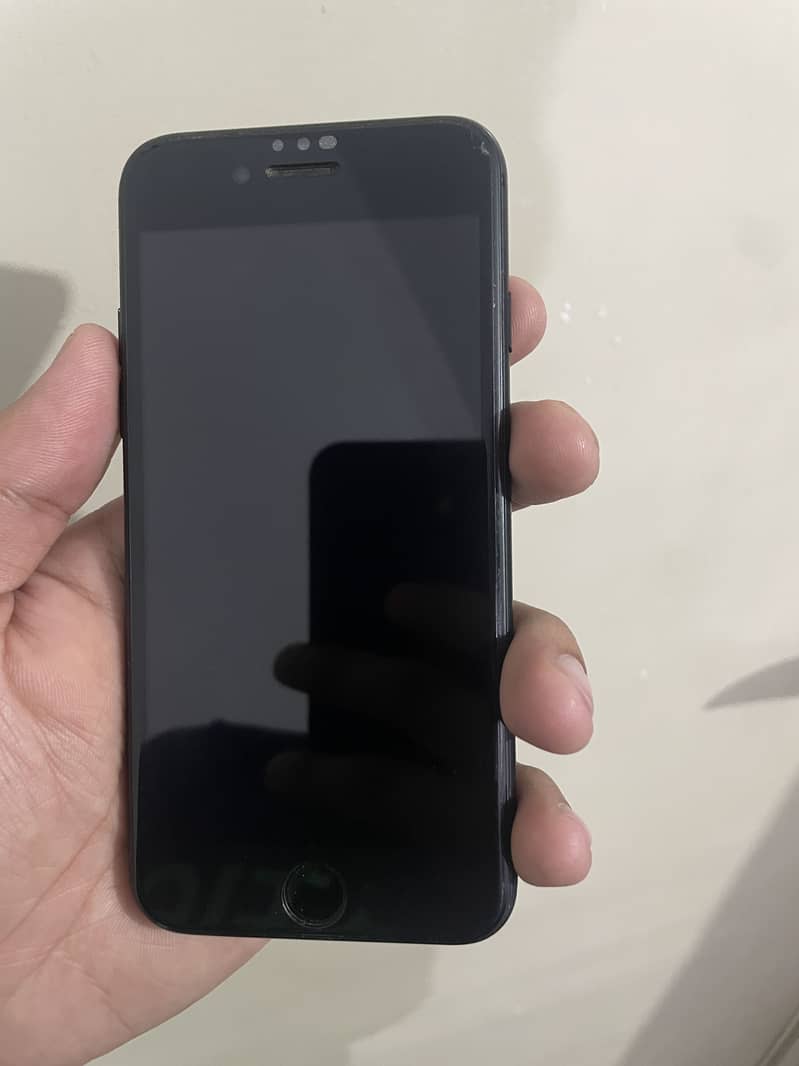 Apple iPhone 7 3