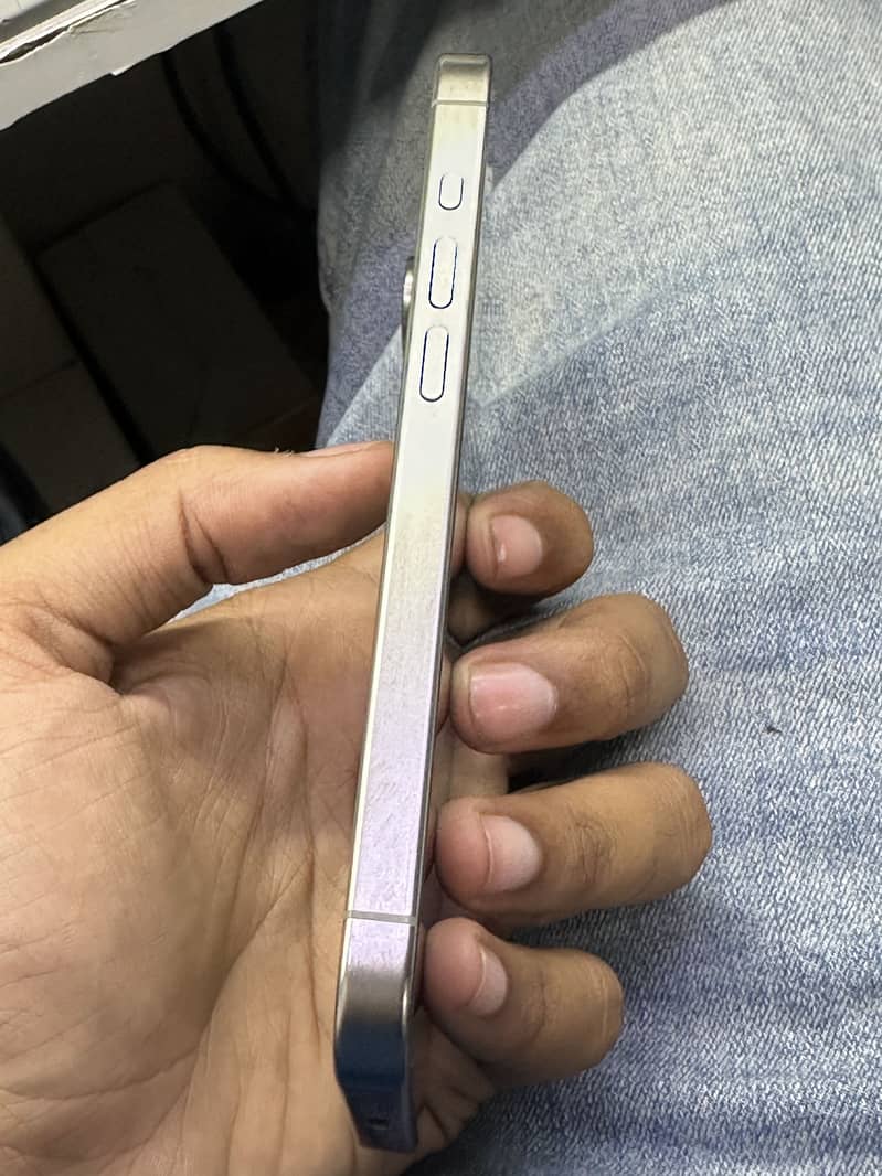 Apple iPhone 15 Pro 4