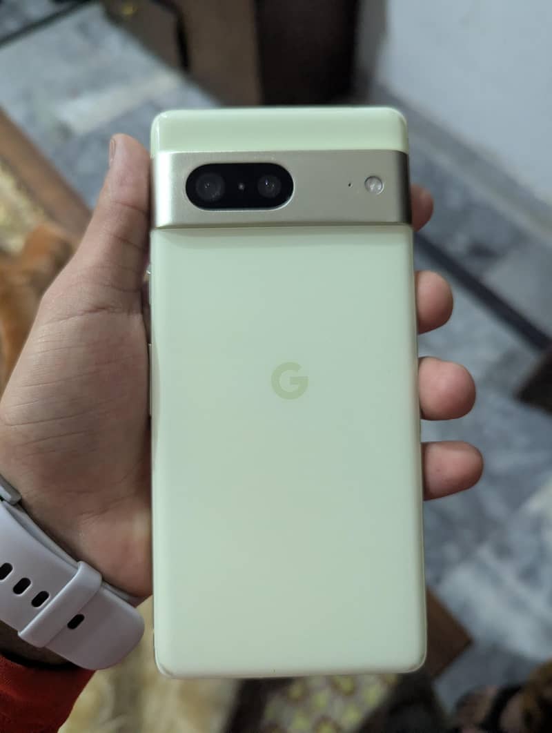Google Pixel 7 4