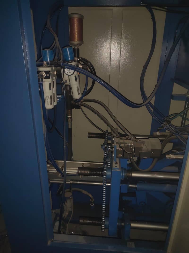 PET blowing machine 1