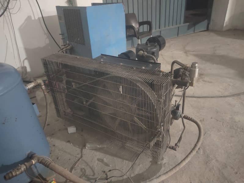 PET blowing machine 7