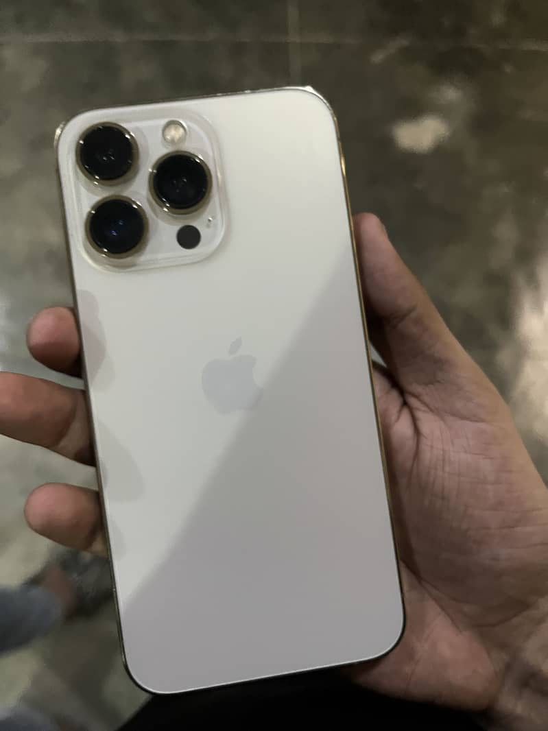 Apple iPhone 13 Pro 2