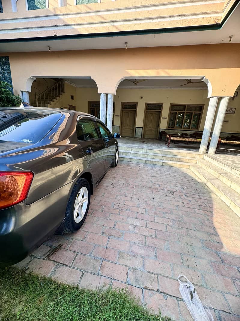 Toyota Corolla Axio X 3