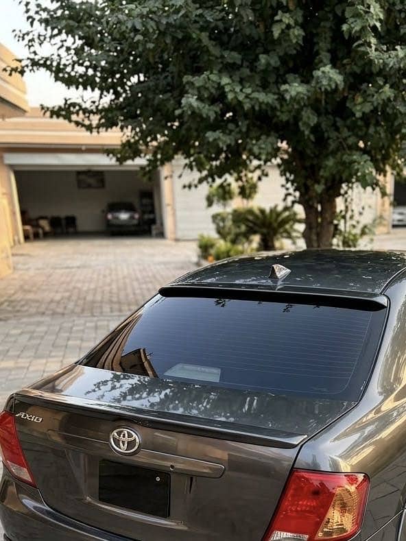 Toyota Corolla Axio X 5