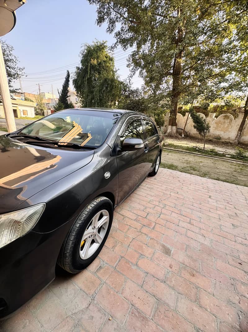 Toyota Corolla Axio X 6