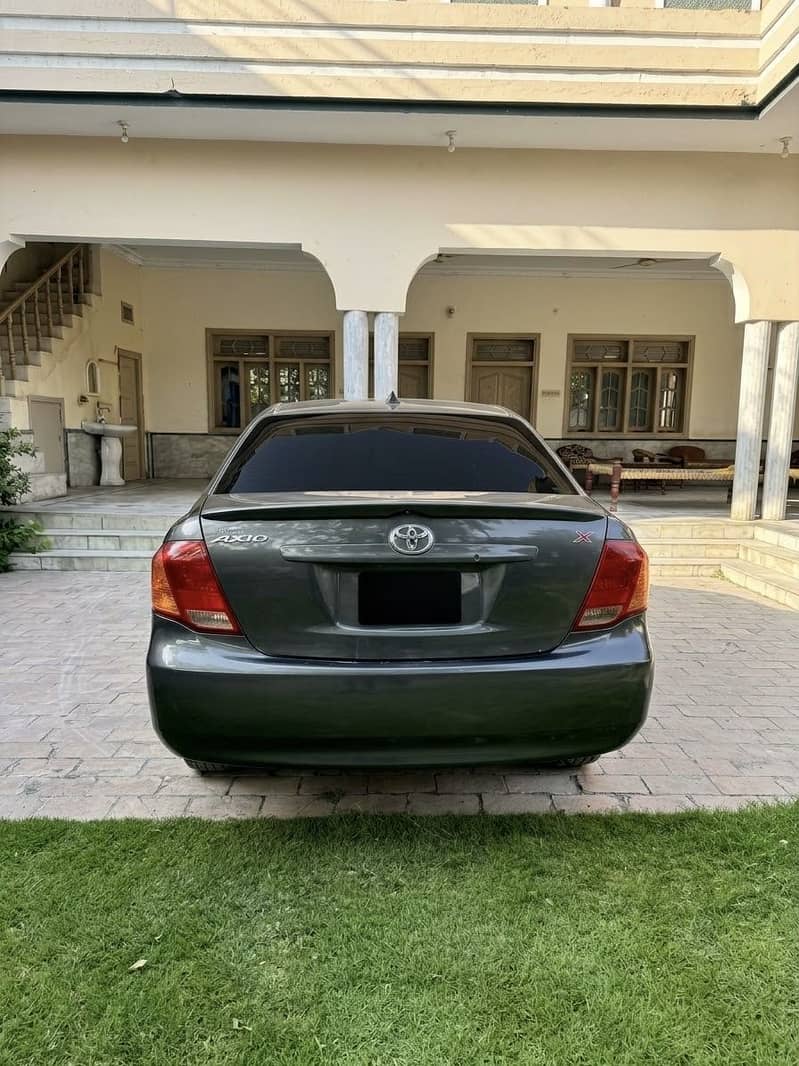 Toyota Corolla Axio X 7