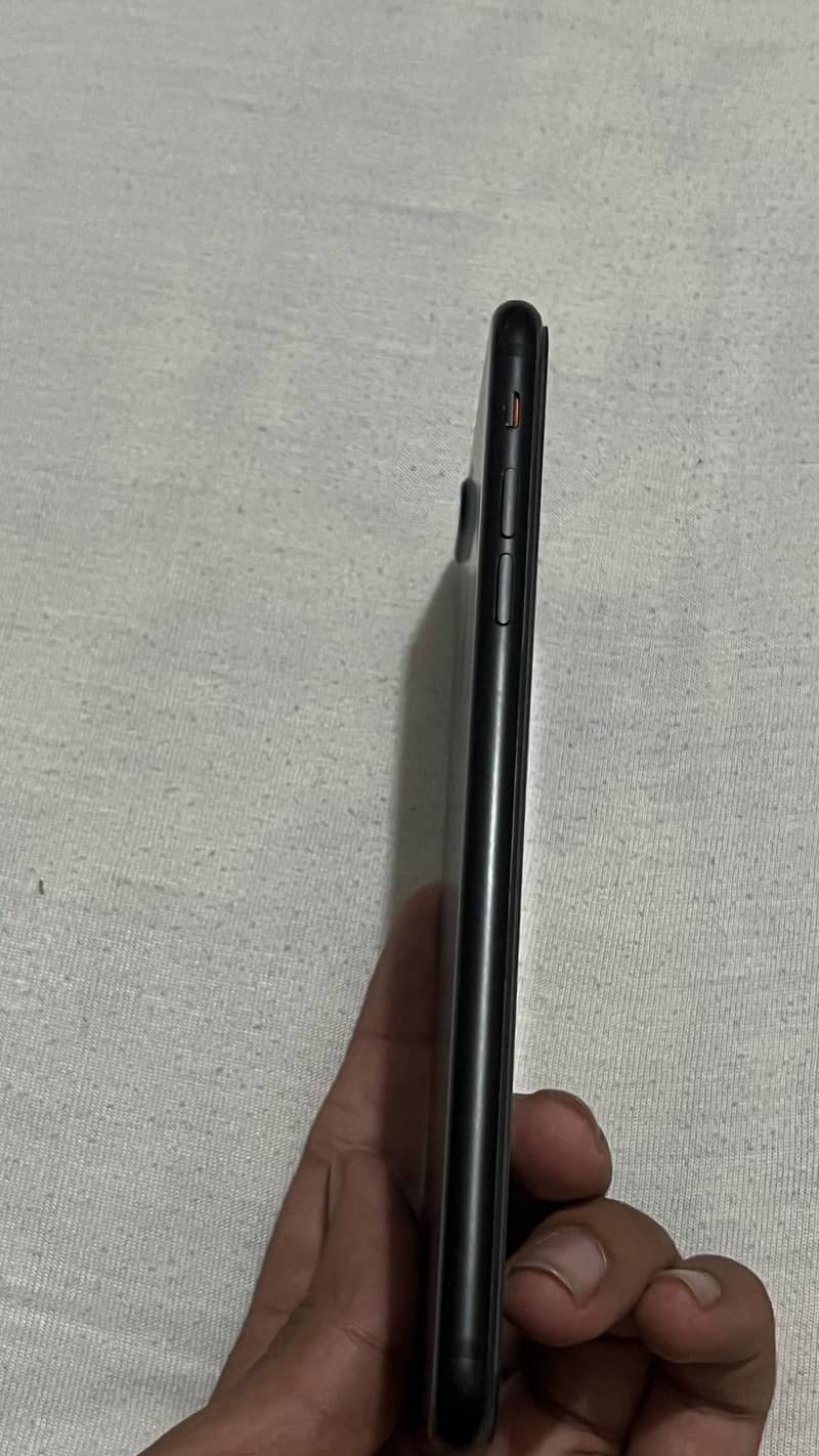 Apple iPhone 7 Plus 2