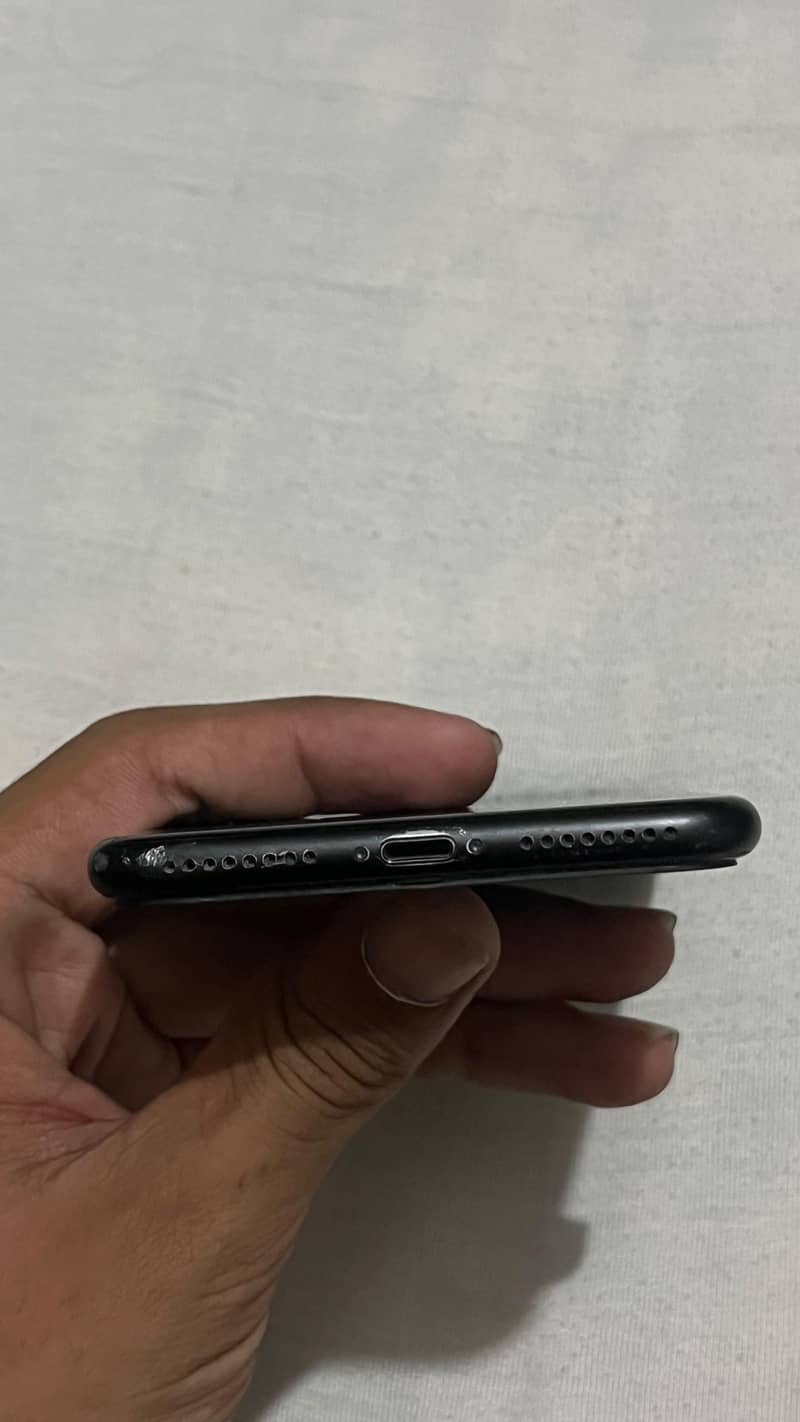 Apple iPhone 7 Plus 4