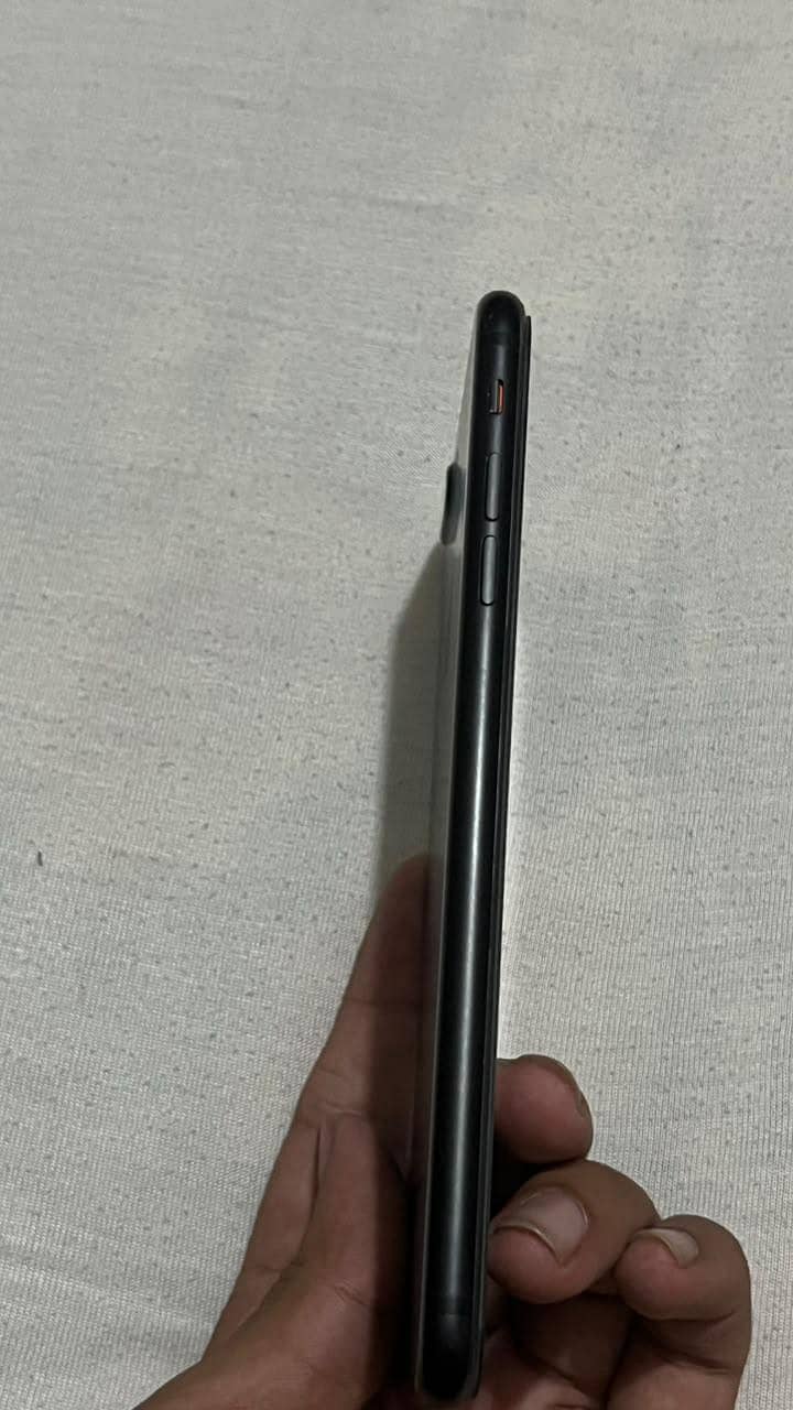 Apple iPhone 7 Plus 5