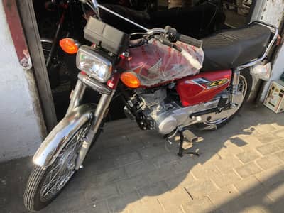 Zero Meter Honda CG125 For Sale at Showroom