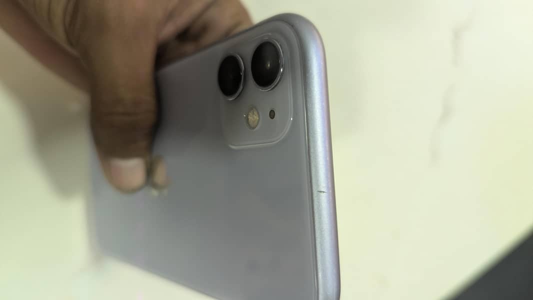Apple iPhone 11 4