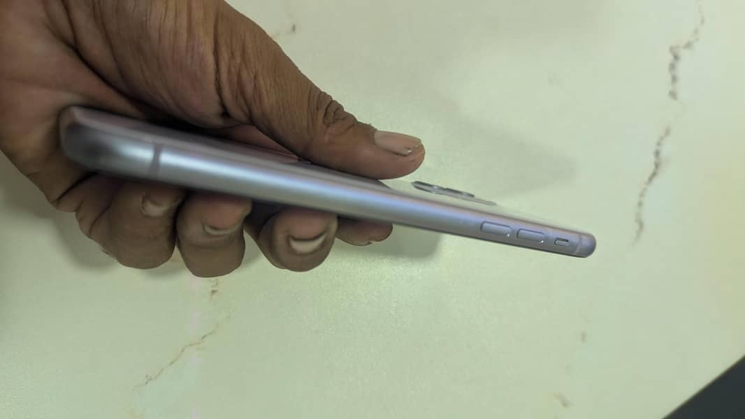 Apple iPhone 11 6